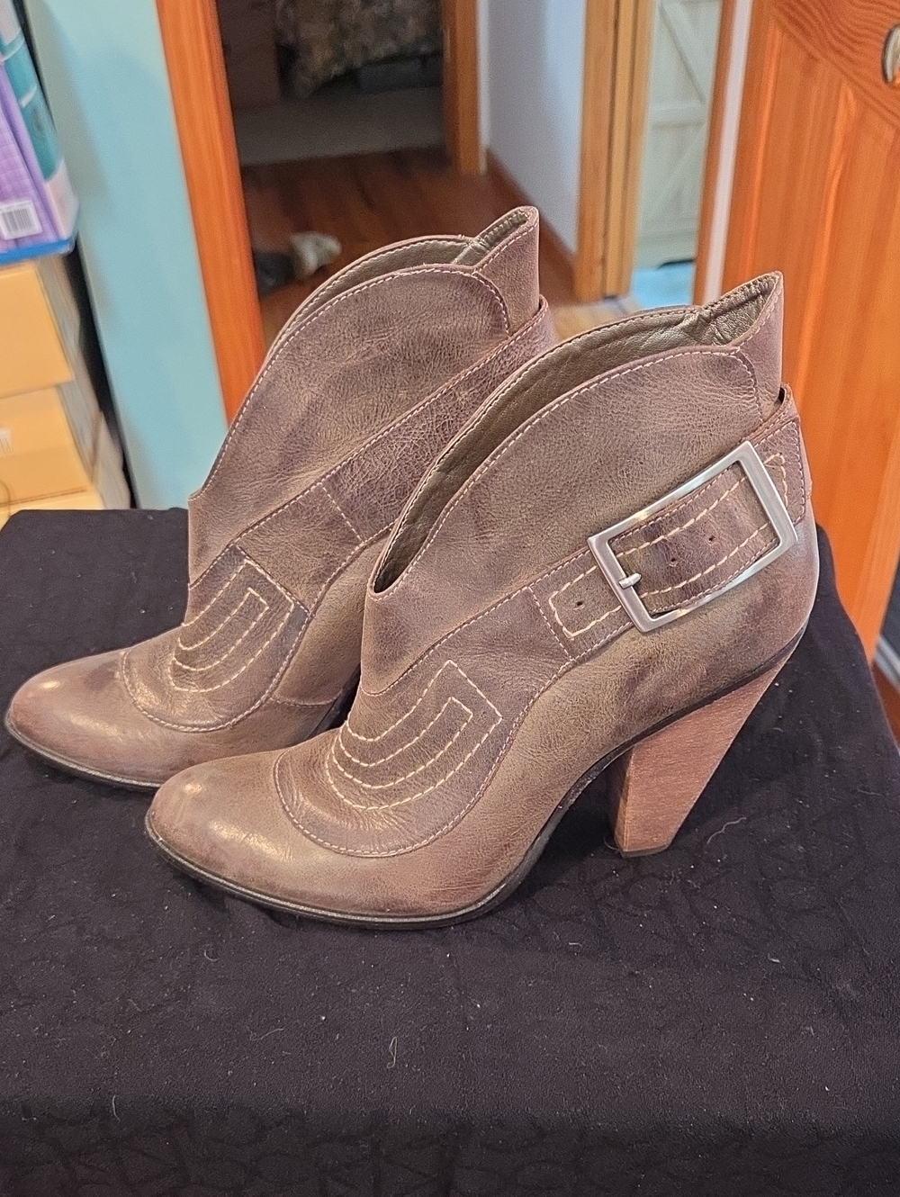 Carlos Santana Bandit Leather Heeled Ankle Boots